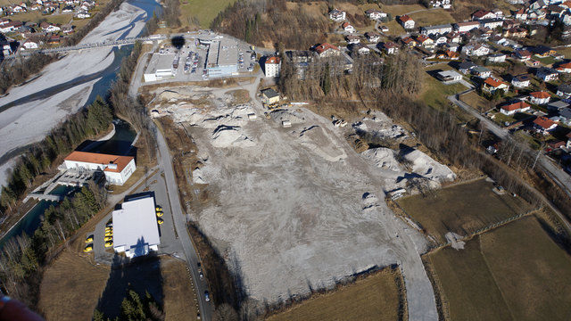 Der Blick von oben zeigt, wie riesig das ehemalige RTW-Areal ist. Hier wird die Wirtschaftsmeile 2018 stattfinden. | Foto: Winkler