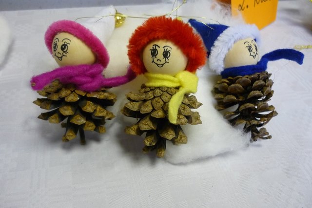 Der Schmuck aus St. Martin/Raab, Slowenien und Ungarn kam auf einen gemeinsamen Christbaum. | Foto: Volksschule St. Martin an der Raab