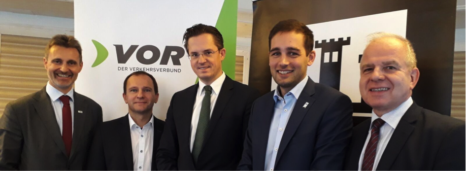 VOR Geschäftsführer Schroll, Referatsleiter Verkehr Klammer, BGM Schmuckenschlager, PUK-Verkehrsstadtrat Kehrer & Baudirekter Fitzthum.