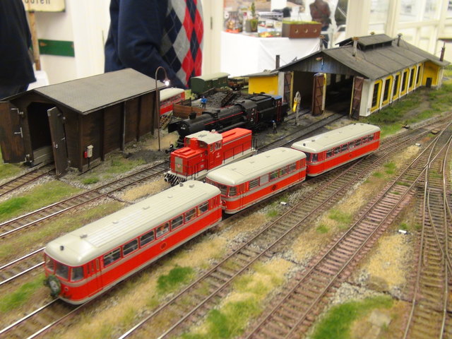 Die ansehnliche Modellbahn im alten Spar-Markt von Norbert Spari verkürzt am 23. Dezember 2017 zwischen 10 und 16 Uhr die Wartezeit auf das Christkind.