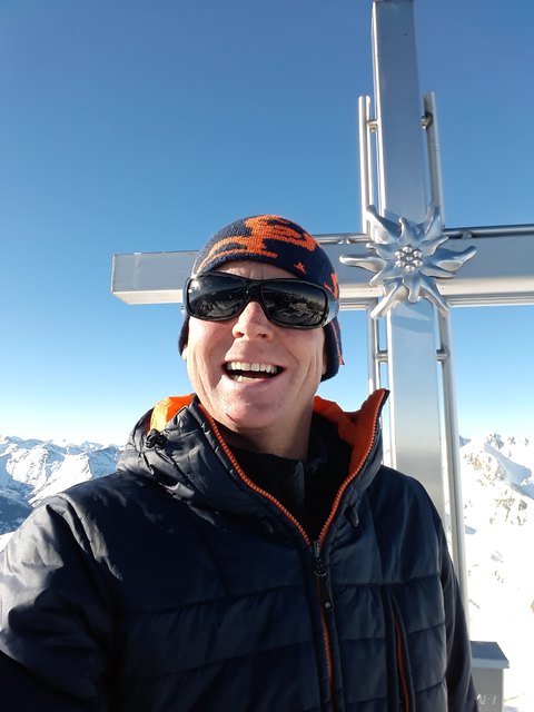 Hannes Kocher, Bezirksleiter der Bergrettung im Lungau: "Wir bieten immer wieder Kurse an. Der nächste ist am 29. Dezember 2017, um 19 Uhr, im Gambswirt in Tamsweg. Die Praxis folgt am 30. Dezember 2017 im Prebergebiet mit Treffpunkt bei der Ludlalm um 9 Uhr." | Foto: Kocher