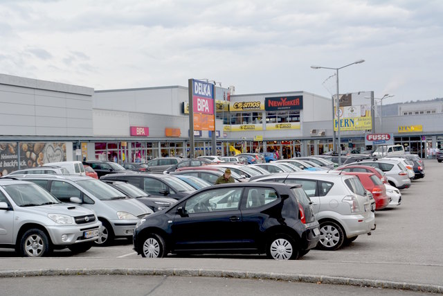 Im Einkaufszentrum Arena konnten sich lediglich die Kunden manchmal über zu wenige Parkplätze beklagen.