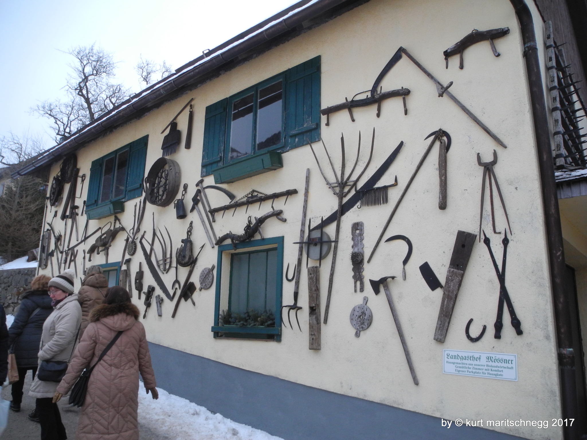 Die ausgedienten landwirtschaftlichen Geräte am Bauernhof reif fürs ...