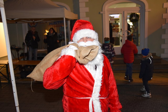 Auch der Weihnachtsmann wurde am Clusiusplatz gesichtet.