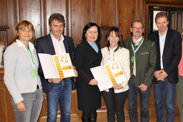 Maria Wagner-Schöllauf, Direktor Hans Wendler (Fehring), Elisabeth Meixner, Andrea Puntigam und Direktor-Stellvertreter Johann Niederl (Gnas), Hermann Zoller (v.l.). | Foto: KK