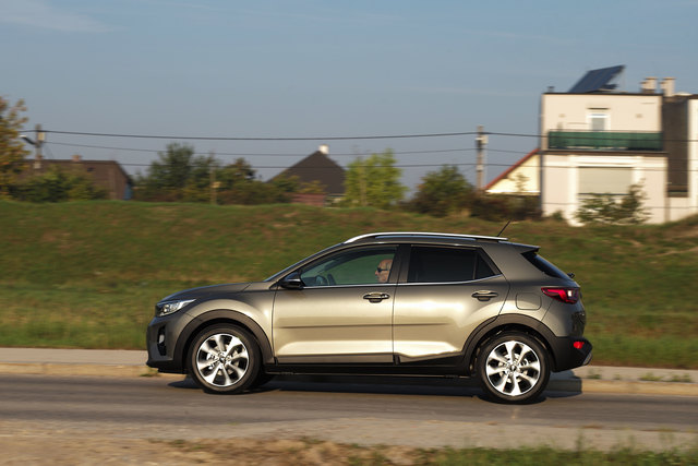 Kia Stonic: Für das 4,14 Meter lange Mini-SUV auf der Plattform des Kia Rio gibt es keinen Allradantrieb. | Foto: KIA