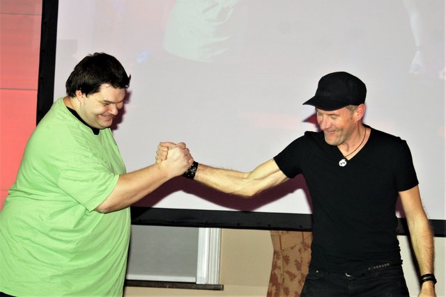 Beatboxer Fii mit Freund Gernot Waldner