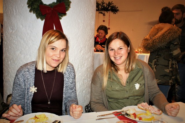 Genossen das Frühstück: Romana und Julia (v.l.)