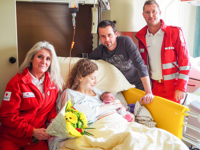 Barbara Rott Rotkreuz Baby Franziska hatte es sehr eilig - Bruck an der Leitha