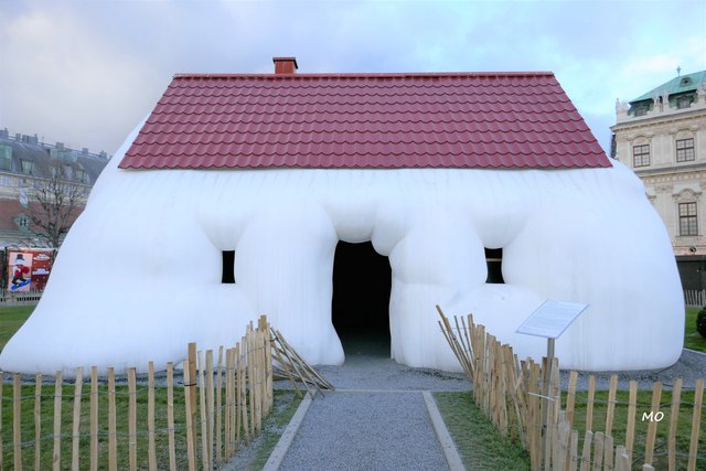 Fat House, Erwin Wurm Belvedere, Wien Schlossgarten