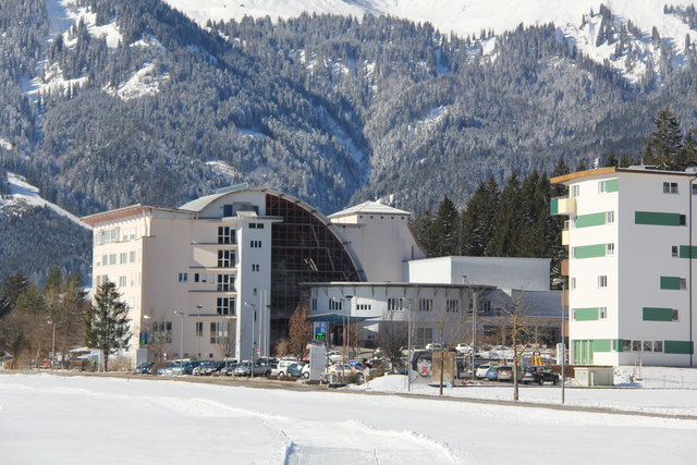 Auf dem Areal des Bezirkskrankenhauses Reutte ist auchn das Haus Ehrenberg untergebracht.