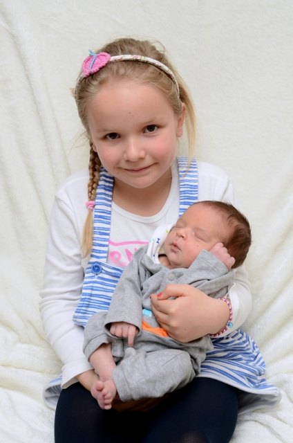 Konstantin Datum: 1.5.2017 Eltern: Christina und Philipp Smeh Geburtsort: Privatkl. Ragnitz Größe: 52 cm Gewicht: 3400 g | Foto: babysmile
