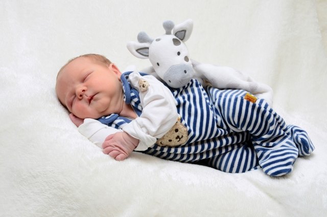 Sebastian Maria Datum: 3.5.2017 Eltern: Johanna Maria Pilgram und Ky Sebastian Kessler Ort: Privatkl. Ragnitz Größe: 54 cm Gewicht: 3855 g | Foto: babysmile