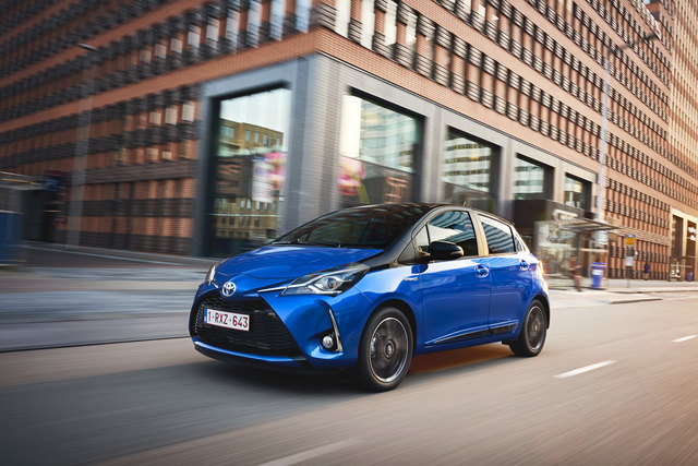 Toyota Yaris 1,5 Hybrid – zweites Facelift brachte optische Frische.  Zudem wurde der Hubraum des Benzinmotors vergrößert.