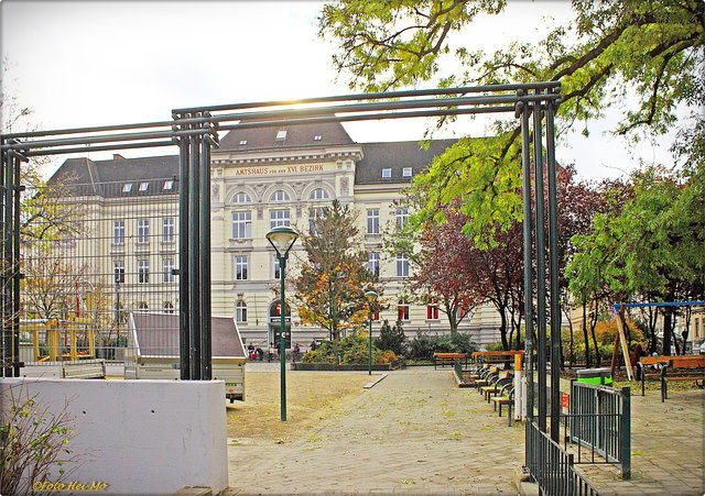 Einen offenen Bücherschrank beim Amtshaus am Richard-Wagner-Platz wünschen sich die Grätzelbewohner.