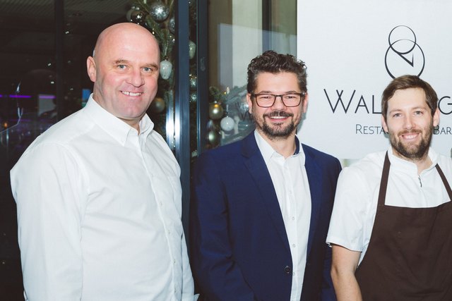 Eröffnungsgast Bürgermeister Hannes Enzinger mit den Waldvogel-Chefs Peter Just und Andreas Stotter. | Foto: David Innerhofer