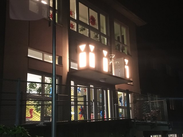 Ein Adventkranz der besonderen Art zieht die Polytechnische Schule Hitzendorf. | Foto: Tauber