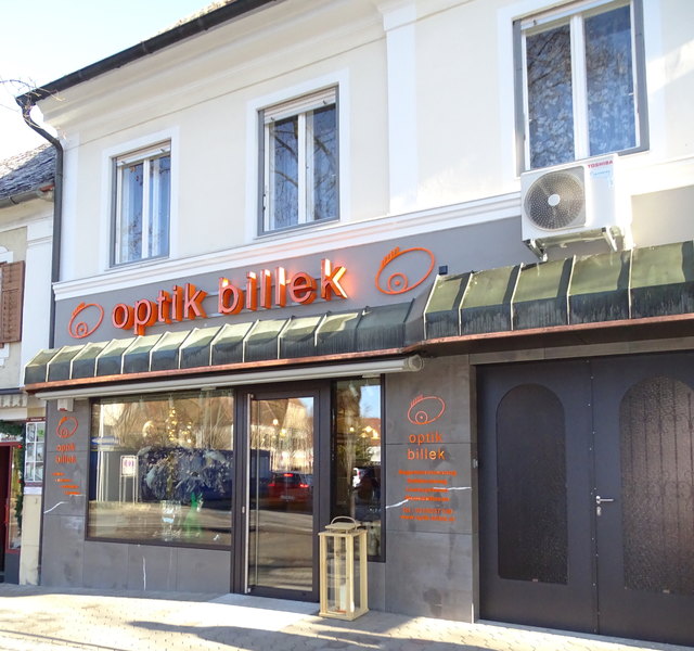 Essenzieller Teil von Feldbachs "Modestraße" ist seit 2004 der Fachbetrieb "Optik Billek", der in neuem Glanz erstrahlt.