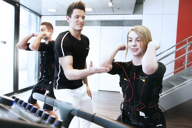 Mit nur 20 Minuten kann man beim EMS-Training viel erreichen.