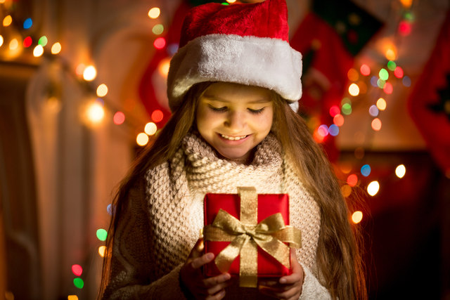 Beim Schenken kommt es auf die Qualität und nicht auf die Quantität der Geschenke an. | Foto: panthermedia/Kryzhov