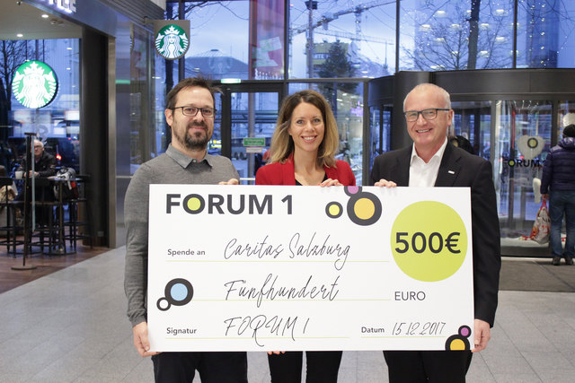 Setzen sich gegen Armut im Alter ein (v. l.): Torsten Bichler, Caritas Salzburg, Verena Wegscheider, Center-Managerin FORUM 1, und Caritas-Salzburg-Direktor Johannes Dines. | Foto: Forum 1