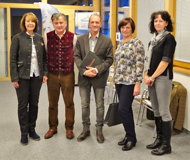 Bernadette Strobl (Landesobfrau-Stellvertreterin) mit Bernhard Strolz, Franz Kammerlander,
Hedi Sprenger und Sabine Sellinger  nach den Neuwahlen. | Foto: privat