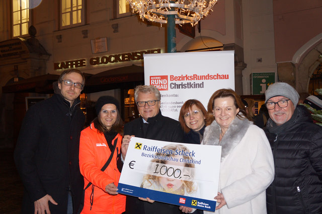 StadtRundschau-Redaktionsleiter Stefan Paul Miejski, StadtRundschau-Geschäftsstellenleiterin Alexandra Pfeifer, Bürgermeister Klaus Luger, Stadträtin Regina Fechter, Vizebürgermeisterin Karin Hörzing, SPÖ-Fraktionsobmann Stefan Giegler (v. l.). | Foto: Ganglberger