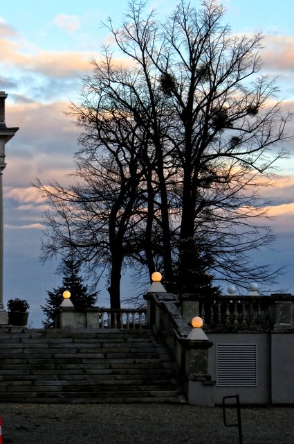 Gerade zur Zeit des Sonnenuntergangs und der aufleuchtenden Laternen ist die Stimmung besonders beeindruckend