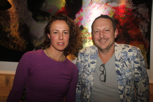 Karoline Lau von der Galerie Lau und Künstler Jürgen Fuchs.