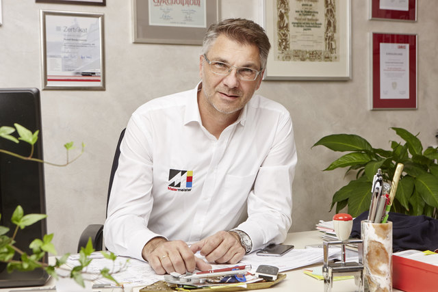 Malermeister und Wirtschaftskammer Bezirksobmann Bredschneider blickt positiv in das neue Jahr
