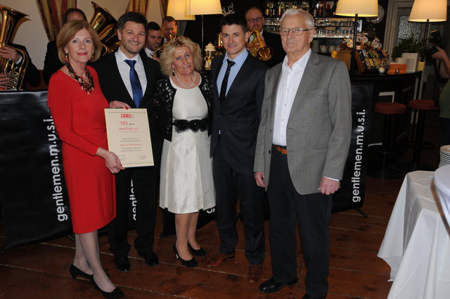 Feierstunde im Metall-Unternehmen Lurf. | Foto: WKNÖ Neunkirchen
