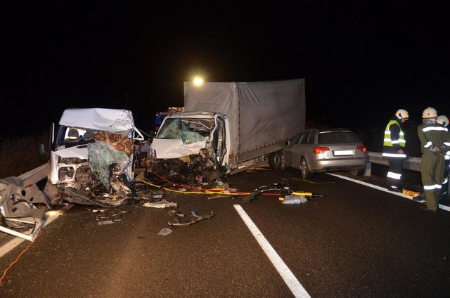 Ein Todesopfer und zwei Verletzte forderte der schwere Verkehrsunfall auf dem A3-Zubringer. | Foto: Bezirksfeuerwehrkommando Eisenstadt-Umgebung