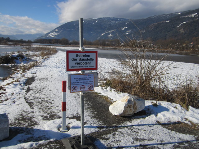 Das Betreten der Eisflächen im Flutungsbereich des Bleistätter Moors ist verboten. Es besteht Lebensgefahr | Foto: KK