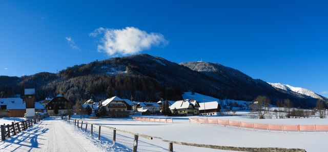 Begöriach ist ein Dorf, das zu Mauterndorf gehört. Der Name ist aus dem Slawischen, was Göra mit Berg, am oder beim Berg bedeutet. Von Urlaubsgästen sehr geschätzt.
