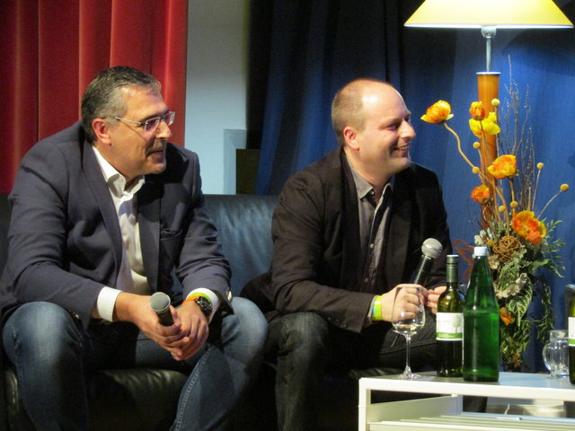Auch Wolfgang Seltenhammer und Manuel Geyer nahmen auf der Couch Platz.