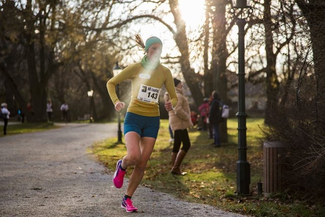 Franziska Füsselberger feierte beim Adventlauf in Grafenegg einen souveränen Start- Zielsieg. | Foto: Peter Schneider