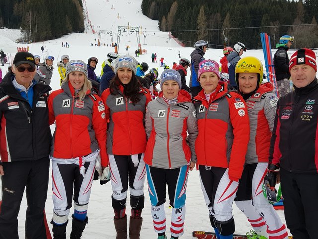 Die Speeddamen beim Training in Obdach. Foto: Taucher