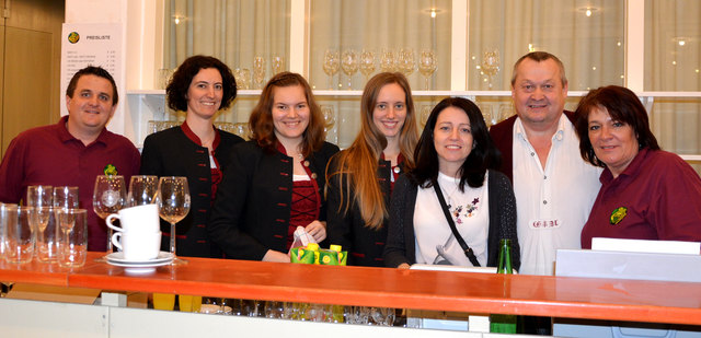 Vereinsmitglieder und Angehörige kümmerten sich um das Buffet