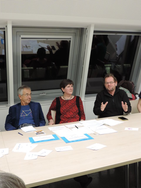 Stephan Schulmeister hörte aufmerksam zu und schaltete sich bei Bedarf in die Diskussionen ein