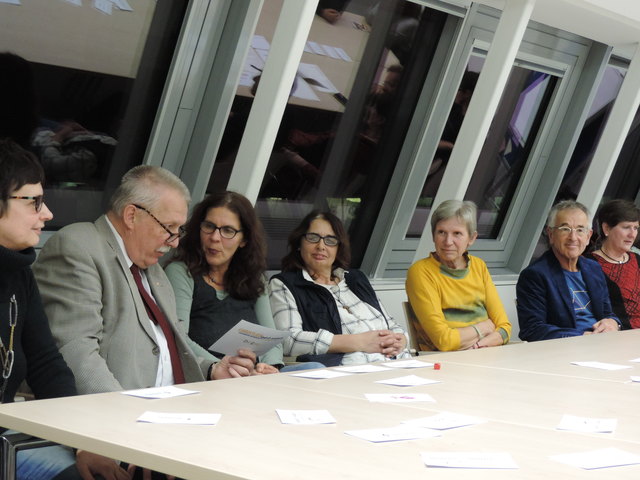 Allen Spielteilnehmern wurden zum Thema der sozialen Gerechtigkeit Spielaufgaben gestellt, die sie unterhaltsam lösten