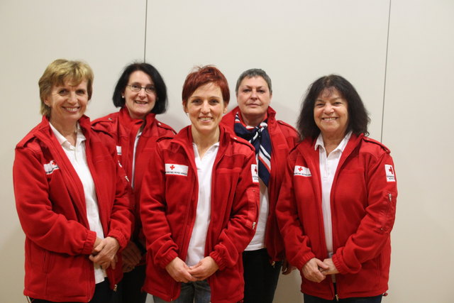 Bild: Abdruck honorarfrei, Credit: RK/LV OÖ 
Trauerbegleiterinnen des Mobilen Hospizteam von links: Forster Anna, Teichstätter Helga, Huber Barbara, Schmid Brigitte und Guggenberger Apollonia