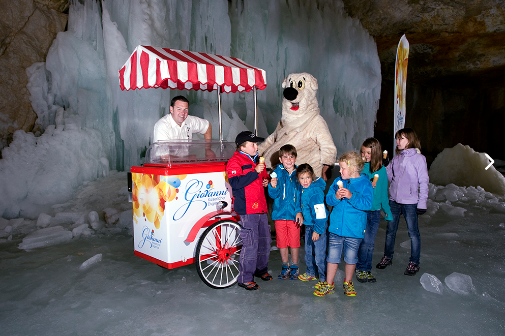 Mit seinem Gelato-Mobil war Martin Dorfner sogar schon in den Eishöhlen.