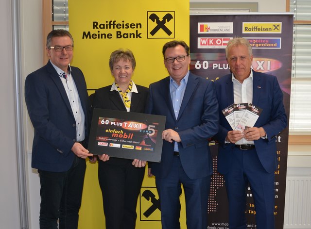 BGM Helmut Hareter, Gertraud Frank (Raiffeisen), LR Norbert Darabos und Patrick Poten (WK) präsentieren den Taxi-Scheck | Foto: WK