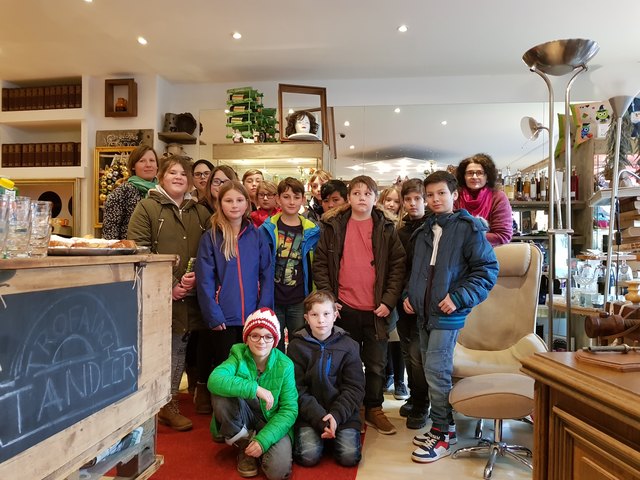 Schülerinnen und Schüler der NMS Peter-Rosegger zu Besuch beim Trofaiach Tandler. ﻿ | Foto: KK