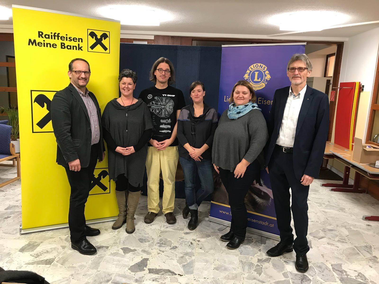 vlnr: Bgm. Thomas Kittelmann, Psychotherapeutin Mag. Daniela Plohovits-Kittelmann, Schauspieler Mag. Alexander Lainer und Marie Wohlmuth, VS Dir. Isabella Radatz-Grauszer, Lions Club Eisenstadt - Mag. Gerhard Jeidler
