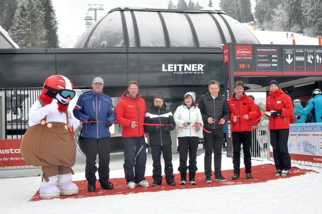 Rotes Band durchschnitten: Josef Grander, Mats Årjes, Erik Paulsson, Beate Palfrader, Martin Leitner, Stefan Seiwald.