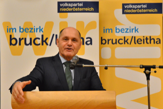 ÖVP Bruck lud zum Neujahrsempfang in die Limeshalle.