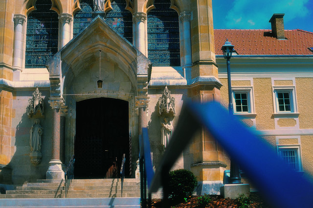 Der Eingang zur Schlosskirche...