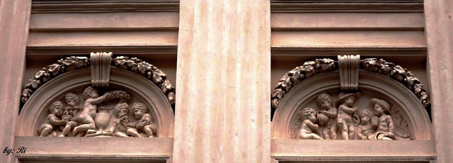 Die beiden rechten Bögen vom Mittelteil