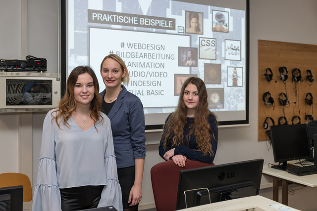 Selina, Kathi und Hannah präsentierten den Informatik-Schwerpunkt | Foto: BORG/HAS Jennersdorf